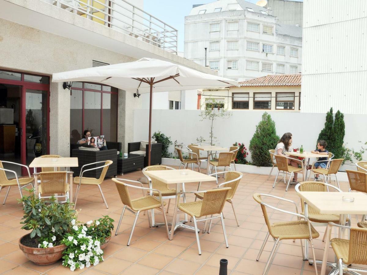 Hostal Mourelos Эль-Грове Экстерьер фото
