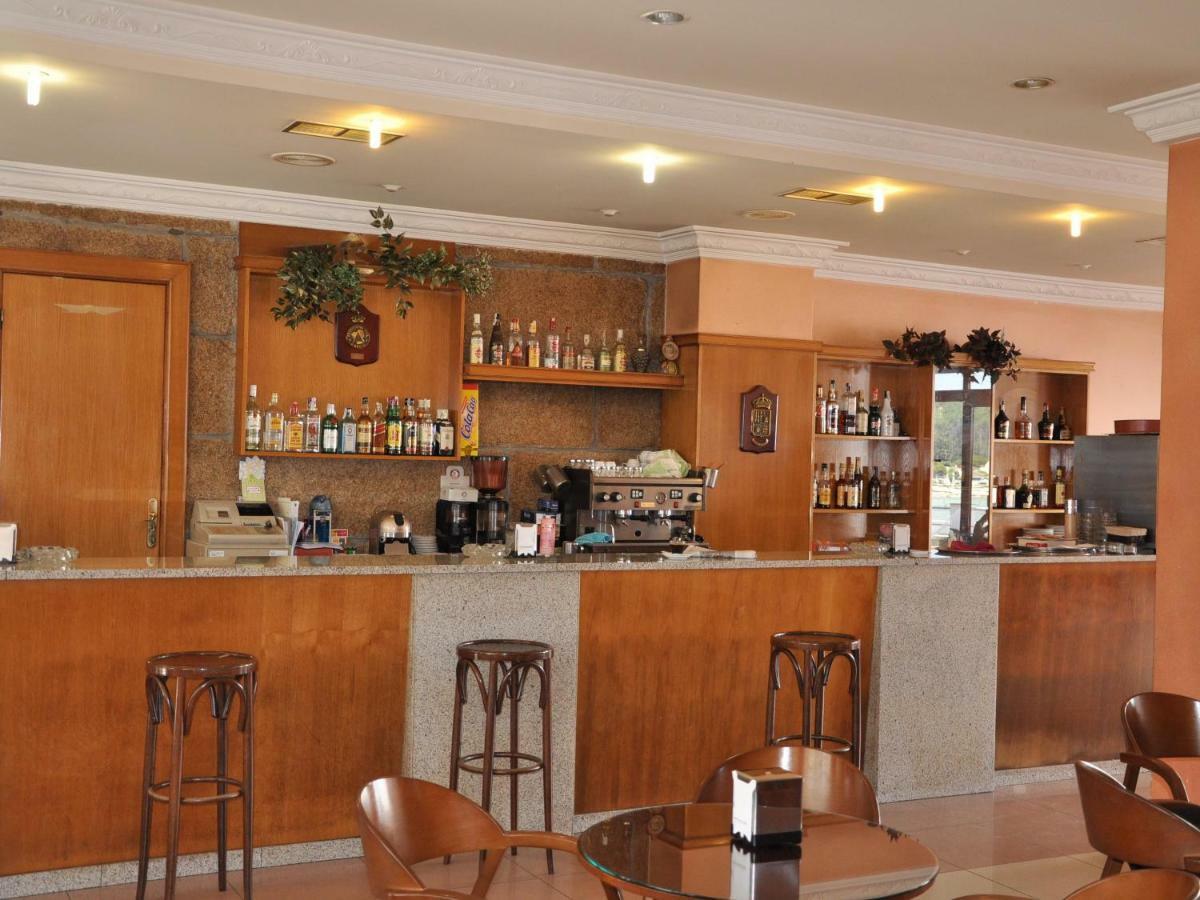 Hostal Mourelos Эль-Грове Экстерьер фото