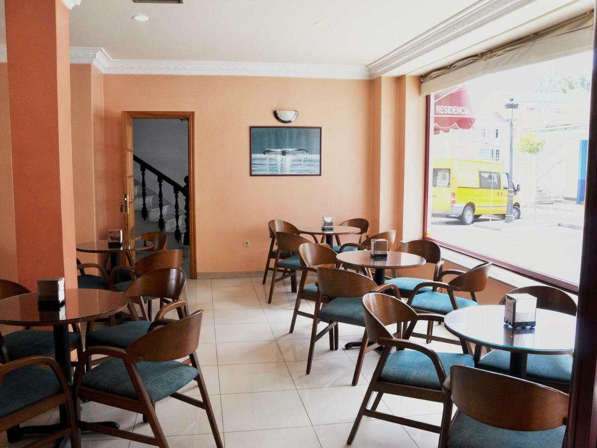 Hostal Mourelos Эль-Грове Экстерьер фото